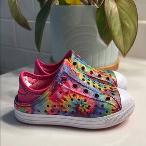 Toddler sz 8 Sketchers Foamies tye-dye slip ons